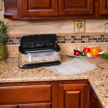 Load image into Gallery viewer, Realtree Vacuum Sealer